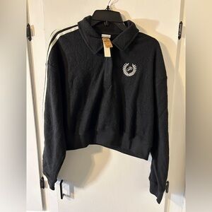 Victoria Secrets PINK Reverse Fleece Cropped Pulllover, Black